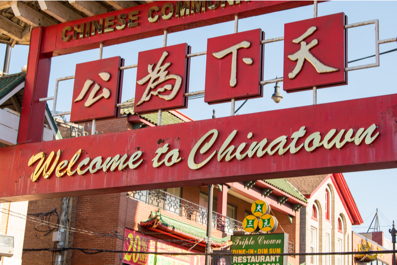 Welcome to Chinatown sign in Chicago